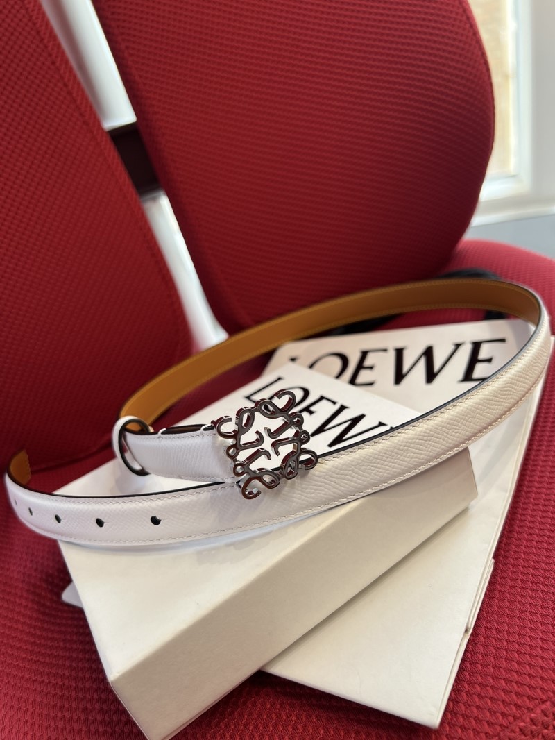 L0ew* belts
